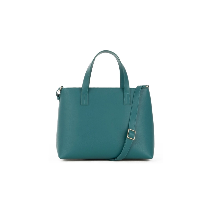 Desfrute do estilo único da Bolsa Feminina Rafitthy Jasmine na elegante cor verde. Com medidas de 23 cm de altura, 28 cm de largura e 12 cm de profundidade, esta bolsa oferece espaço ideal para seus pertences diários. Possui um prático bolso interno para organizar itens pequenos com facilidade, além de um charmoso chaveiro que complementa o design. Feita em material polimérico resistente, combina durabilidade e leveza, tornando-a perfeita para diversas ocasiões. Ideal para mulheres que buscam funcionalidade sem abrir mão do estilo.