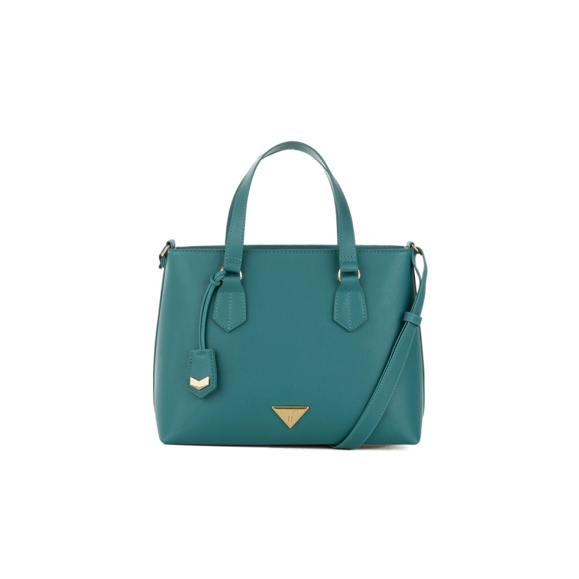 Desfrute do estilo único da Bolsa Feminina Rafitthy Jasmine na elegante cor verde. Com medidas de 23 cm de altura, 28 cm de largura e 12 cm de profundidade, esta bolsa oferece espaço ideal para seus pertences diários. Possui um prático bolso interno para organizar itens pequenos com facilidade, além de um charmoso chaveiro que complementa o design. Feita em material polimérico resistente, combina durabilidade e leveza, tornando-a perfeita para diversas ocasiões. Ideal para mulheres que buscam funcionalidade sem abrir mão do estilo.